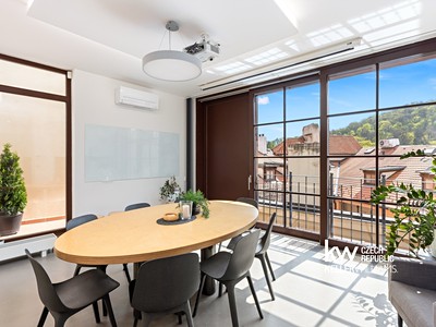 Prodej komerčního prostoru, 204 m² (2 z 38)