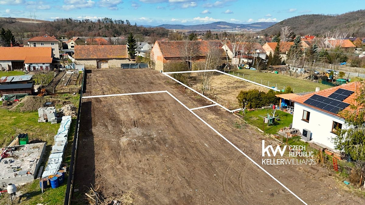 Stavební pozemek 1071 m² · Libomyšl – fotografie 3
