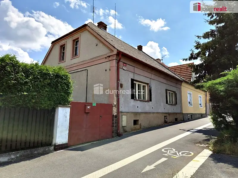 Prodej rodinného domu 200 m², pozemek 320 m², Plzeň – náhled fotky 1