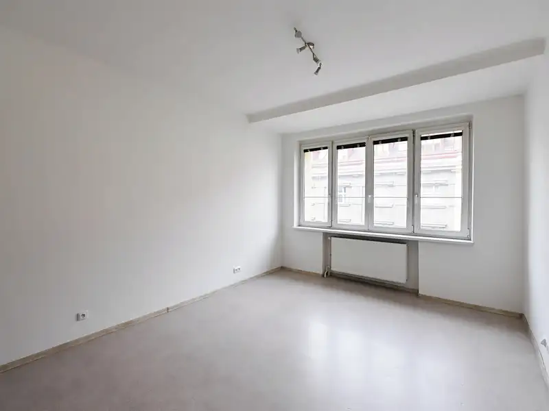 Prodej bytu 1+kk 25 m², Praha – náhled fotky 1