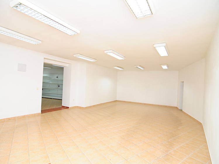 Prodej komerčního prostoru, 700 m² (9 z 22)