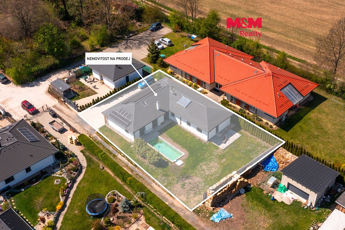 Prodej rodinného domu 220 m², pozemek 796 m²