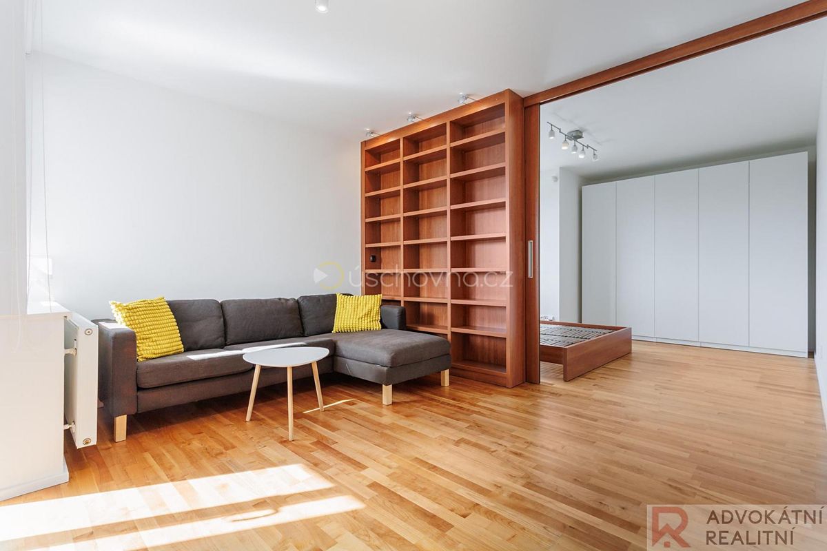 Pronájem bytu 2+kk 58 m² – fotografie 3