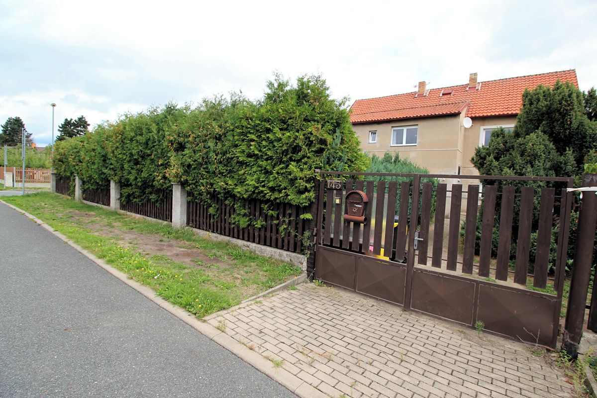 Prodej rodinného domu 260 m², pozemek 1112 m² – fotografie 3