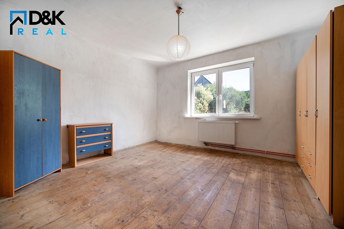 Prodej rodinného domu 213 m², pozemek 674 m² – fotografie 3