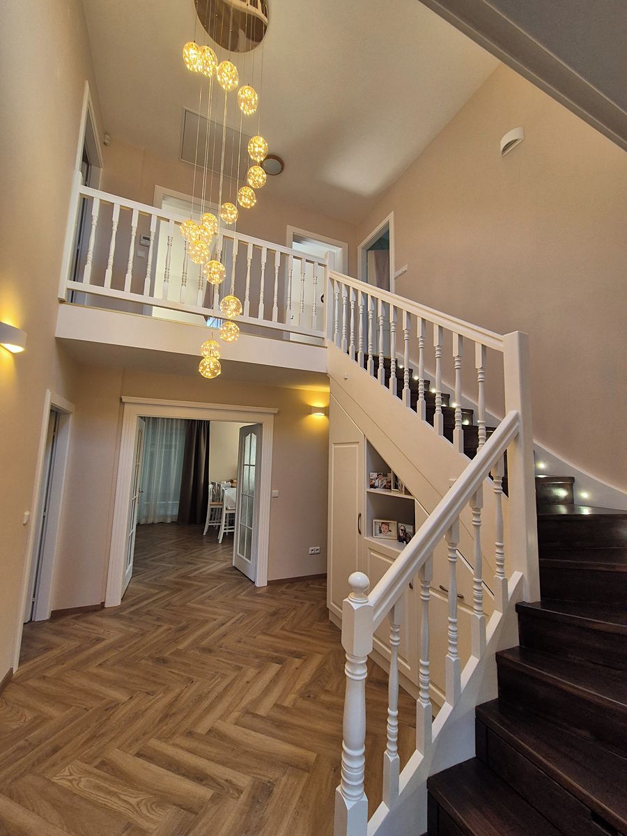 Prodej vily 335 m², pozemek 780 m² – fotografie 5