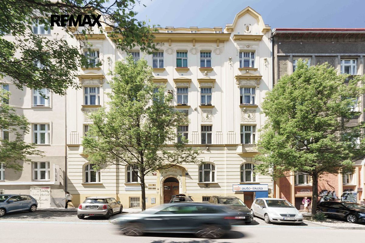 Pronájem bytu 2+kk 65 m² – fotografie 2