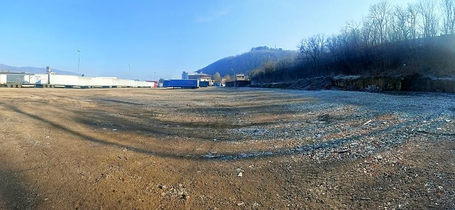Pronájem komerčního pozemku 300 m² – fotografie 5