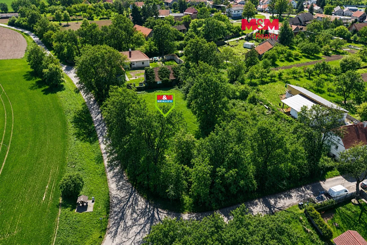 Prodej stavebního pozemku 2212 m²