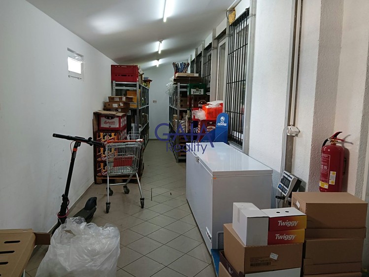 Prodej komerčního prostoru, 218 m² (14 z 21)