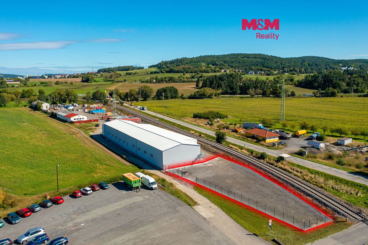 Pronájem komerčního pozemku 1500 m²