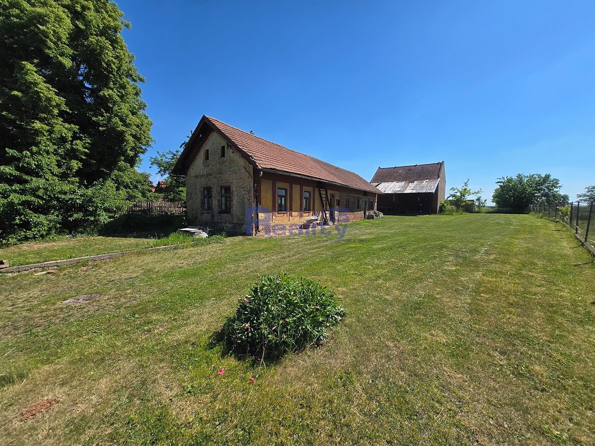 Prodej rodinného domu 186 m², pozemek 5879 m²
