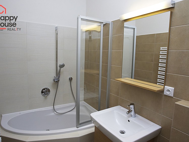 Pronájem bytu 2+kk, 62 m² (7 z 16)