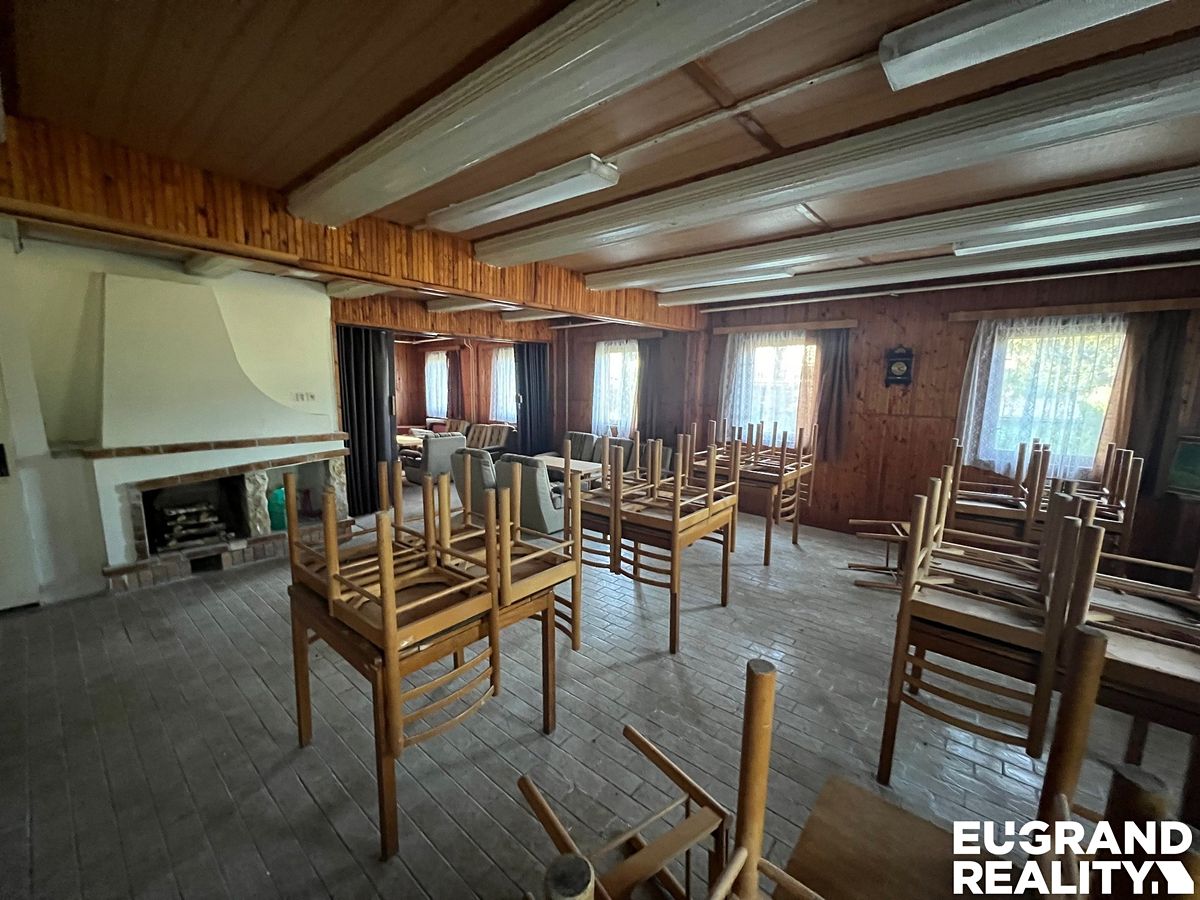 Prodej rodinného domu 450 m², pozemek 1175 m² – fotografie 5