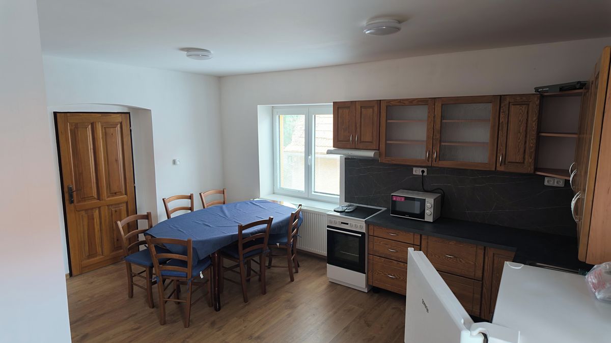 Pronájem bytu 4+kk 85 m² – fotografie 4