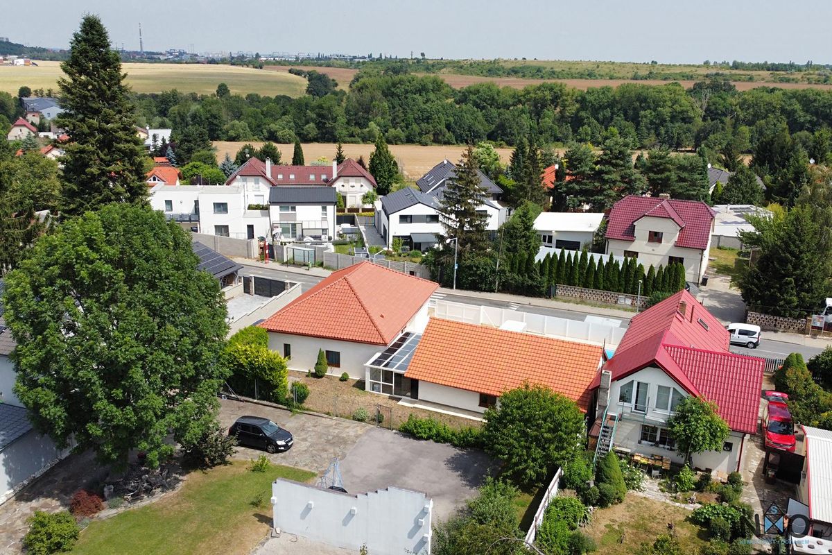 Prodej rodinného domu 190 m², pozemek 617 m² – fotografie 2