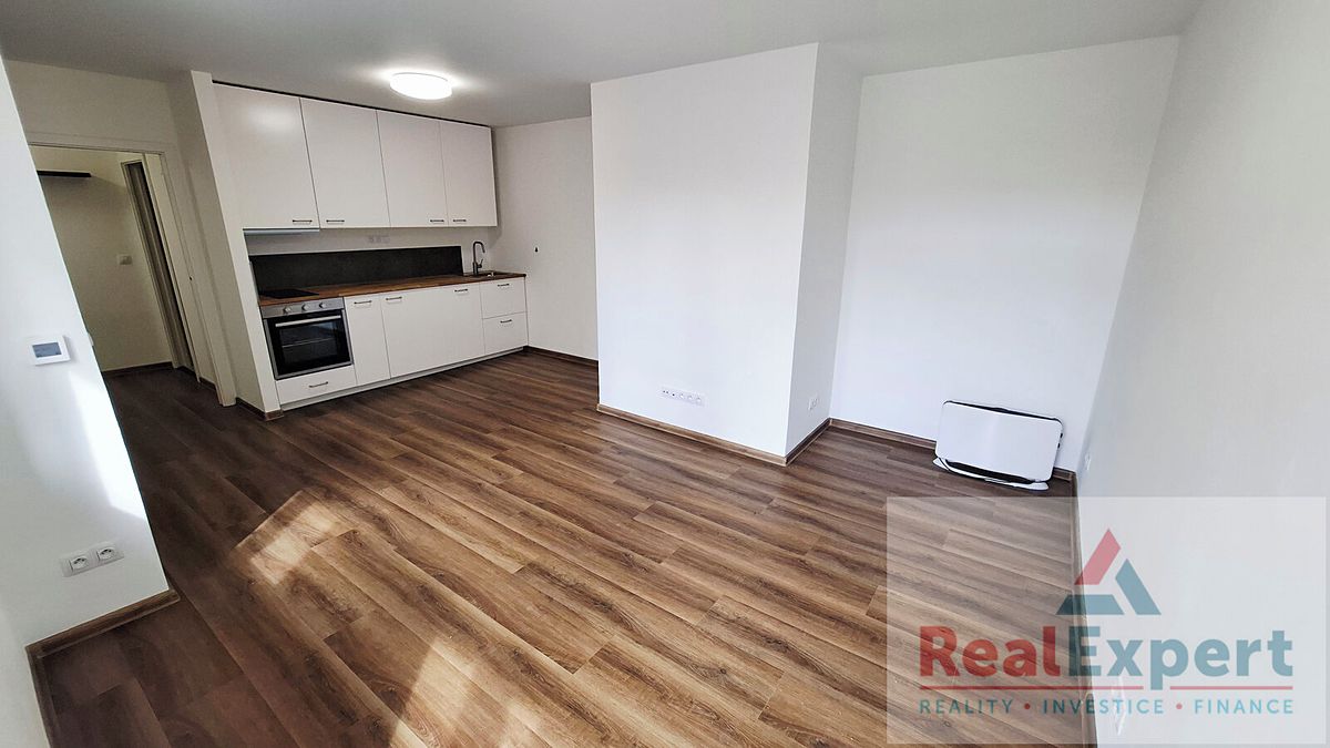 Pronájem bytu 1+kk 34 m²