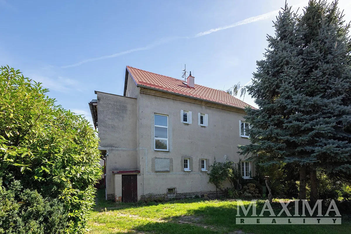 Prodej rodinného domu 180 m², pozemek 1806 m²