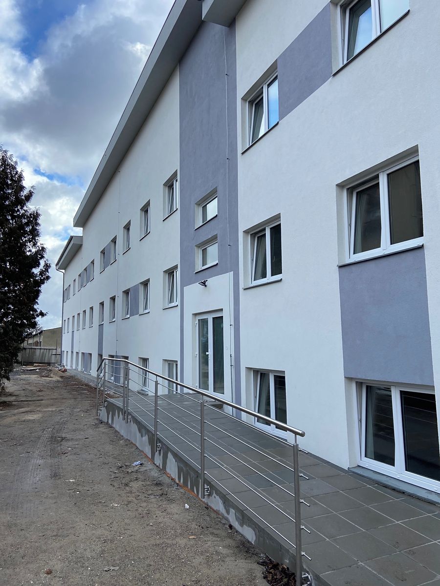 Prodej komerční nemovitosti 1800 m²