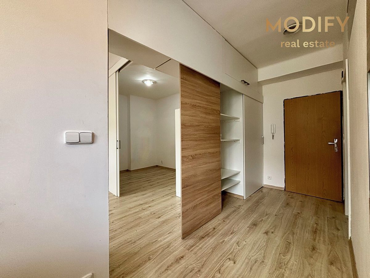 Pronájem bytu 1+1 40 m² – fotografie 3