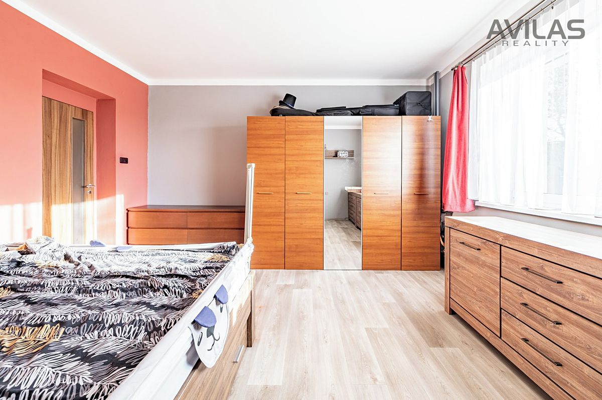 Pronájem bytu 2+1 83 m² – fotografie 3