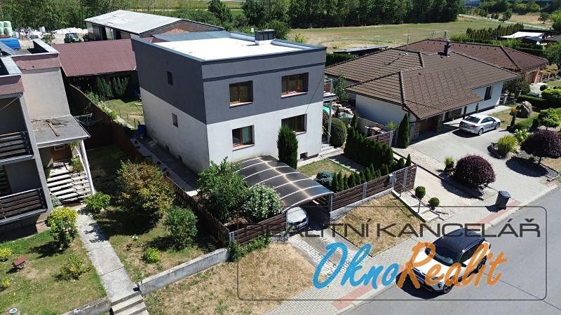 Prodej rodinného domu 300 m², pozemek 785 m² – fotografie 3