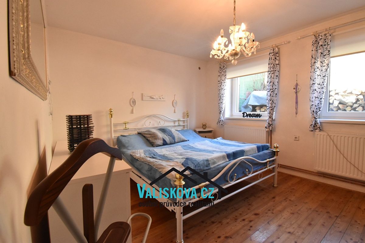 Prodej rodinného domu 111 m², pozemek 2328 m² – fotografie 4