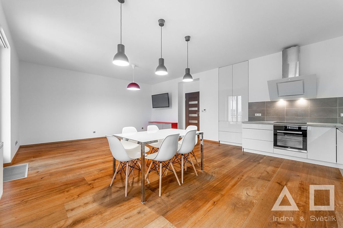 Pronájem bytu 3+kk 93 m² – fotografie 3