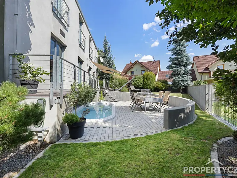 Prodej vícegeneračního domu 345 m², pozemek 520 m², Praha – náhled fotky 1