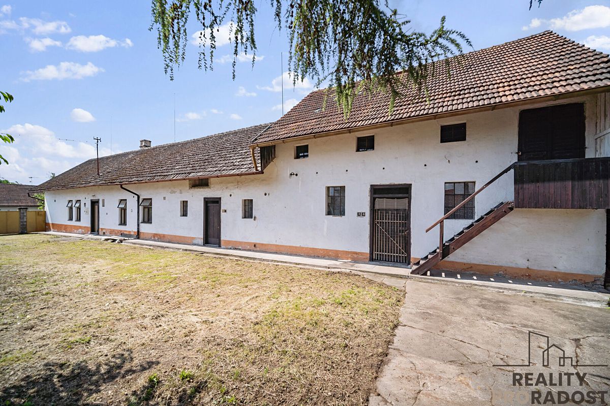 Prodej rodinného domu 483 m², pozemek 1124 m² – fotografie 3