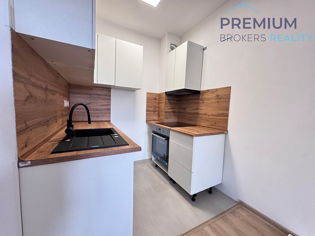 Pronájem bytu 2+kk 44 m² – fotografie 3