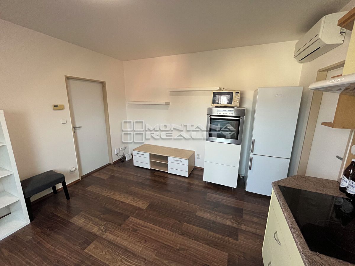 Pronájem bytu 2+kk 48 m² – fotografie 4