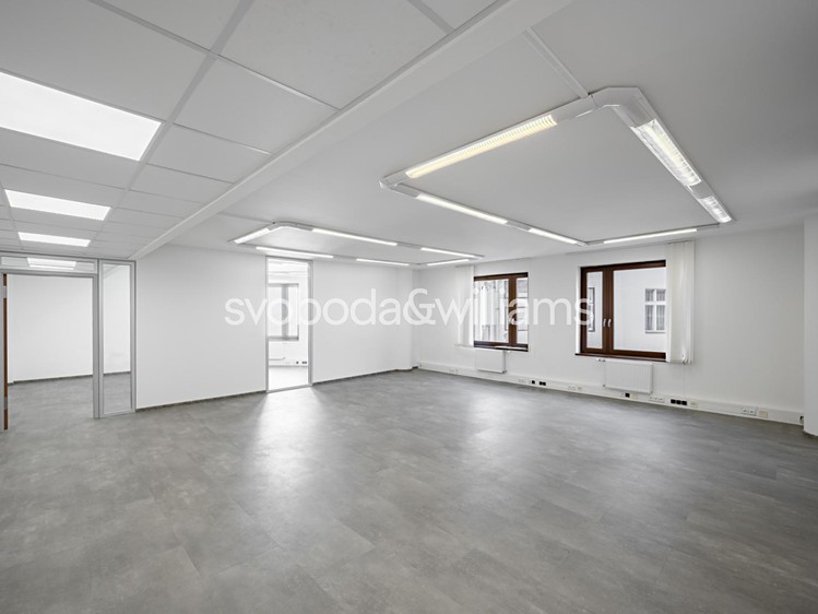Pronájem komerčního prostoru, 186 m² (1 z 14)