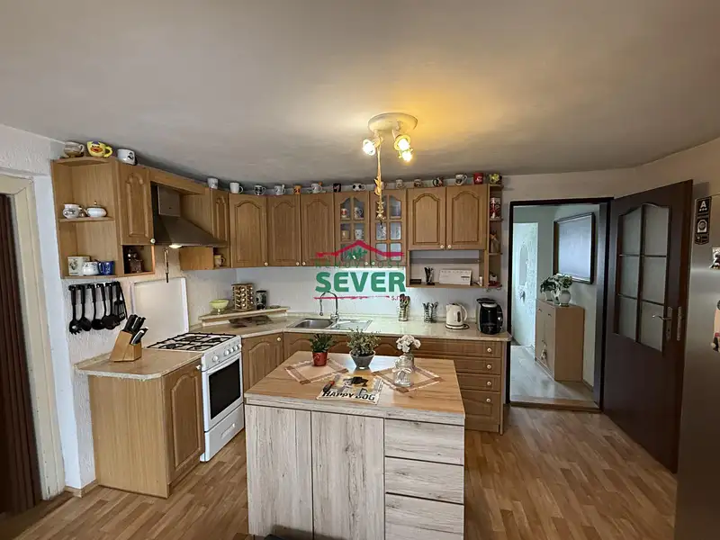 Prodej rodinného domu 200 m², pozemek 318 m², Jirkov – náhled fotky 3