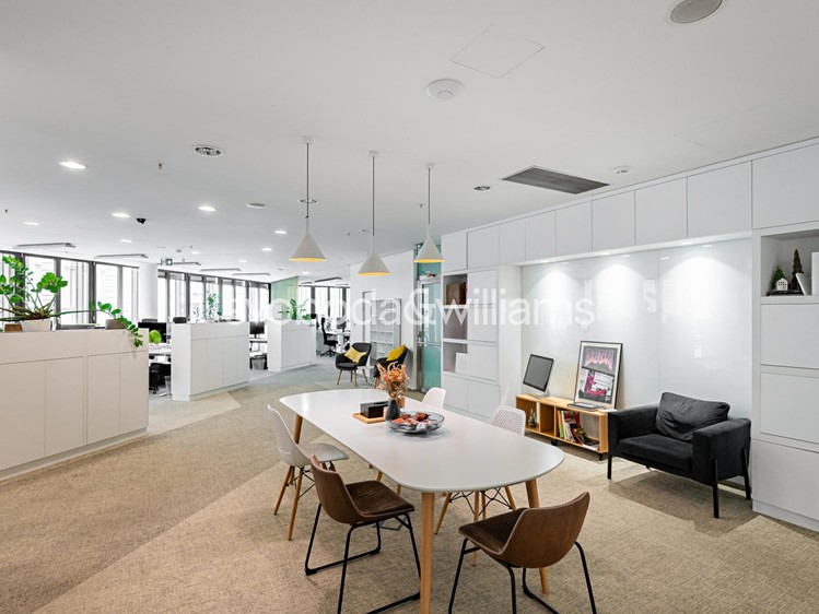 Комерційне приміщення в оренду, 352 м² (2 з 13)