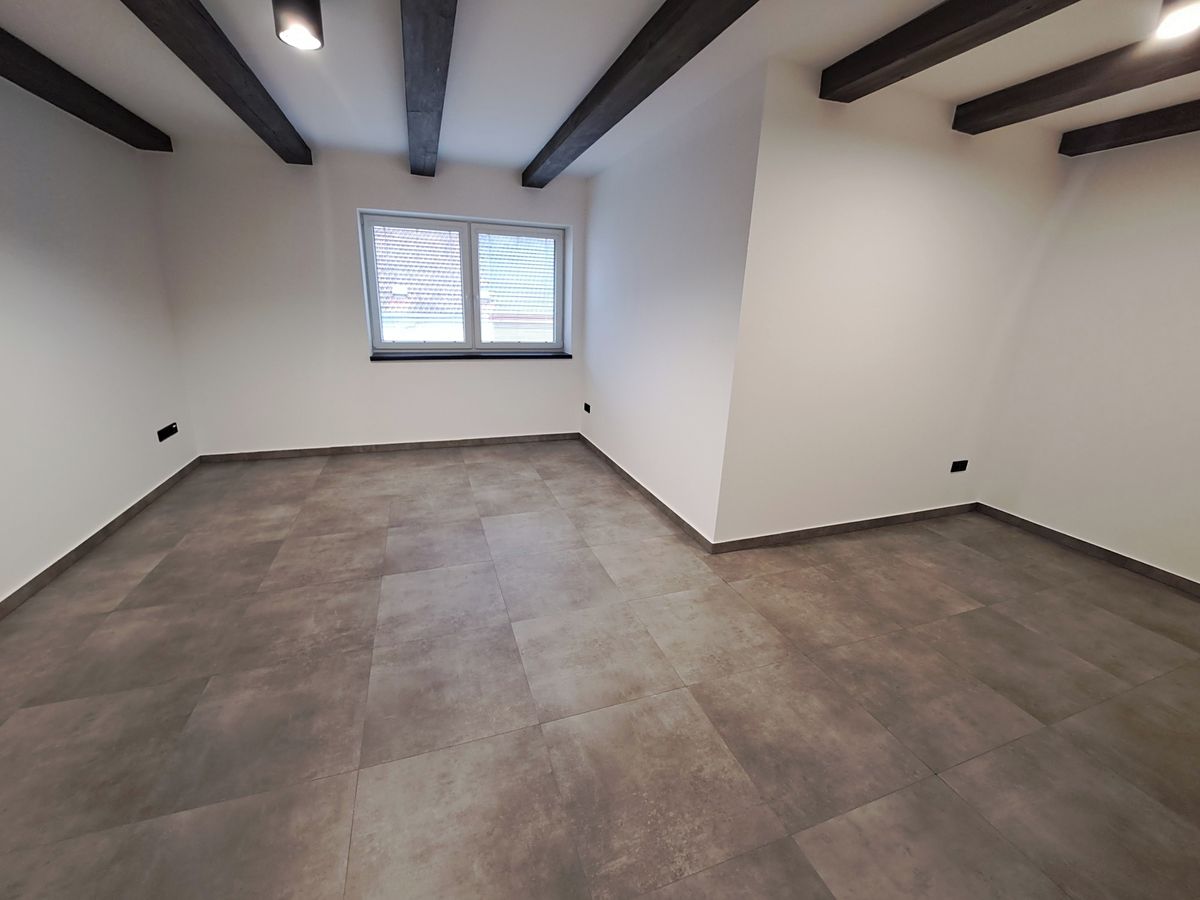 Pronájem bytu 2+kk 45 m² – fotografie 3