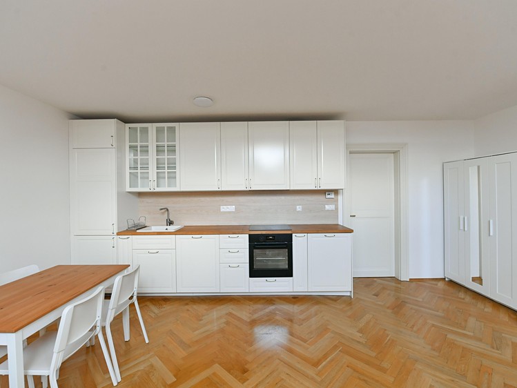 Квартира atypical на продаж, 48 м² (2 з 7)