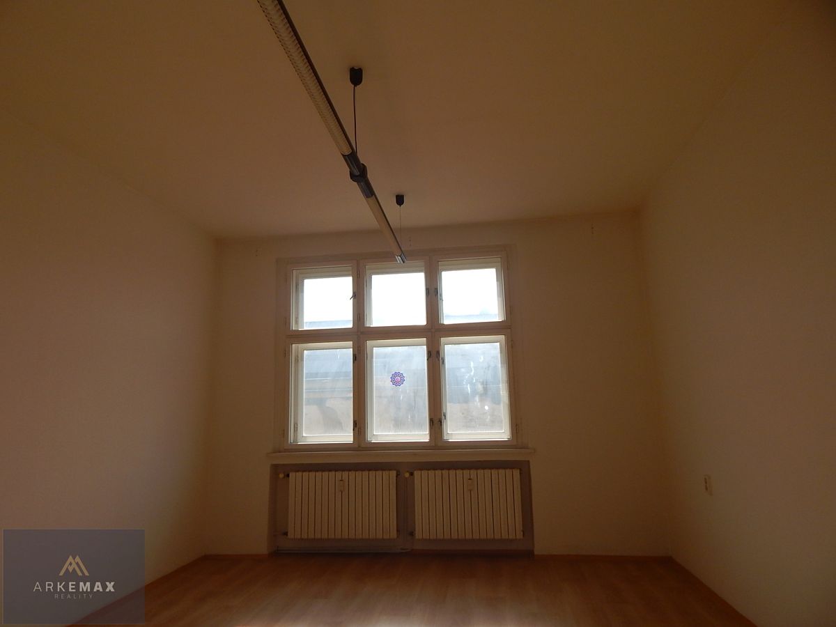 Pronájem kanceláře 56 m² – fotografie 4
