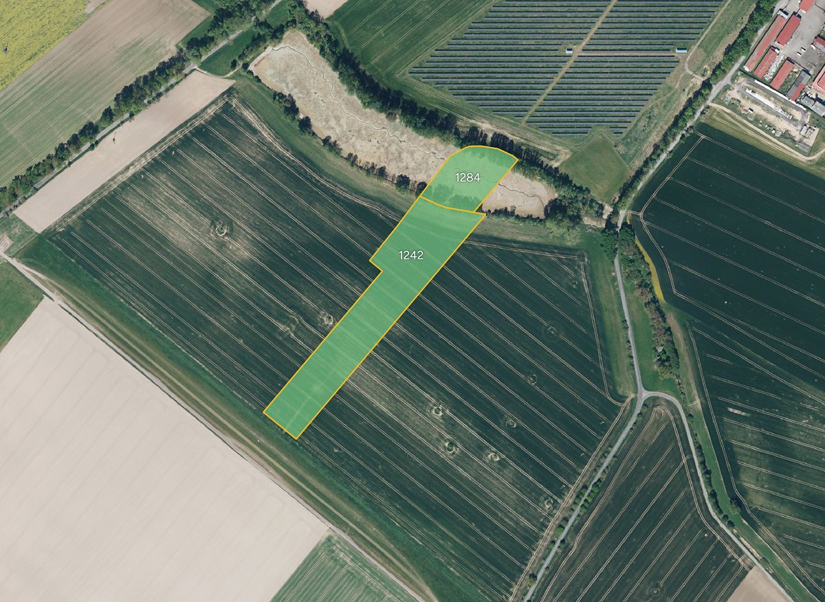 Prodej pole 17608 m²