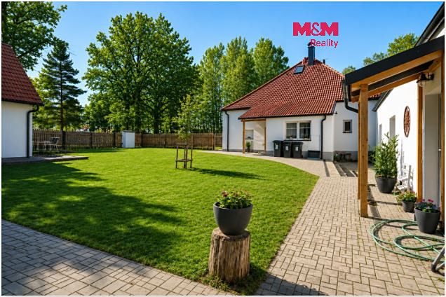 Prodej rodinného domu 292 m², pozemek 3922 m²