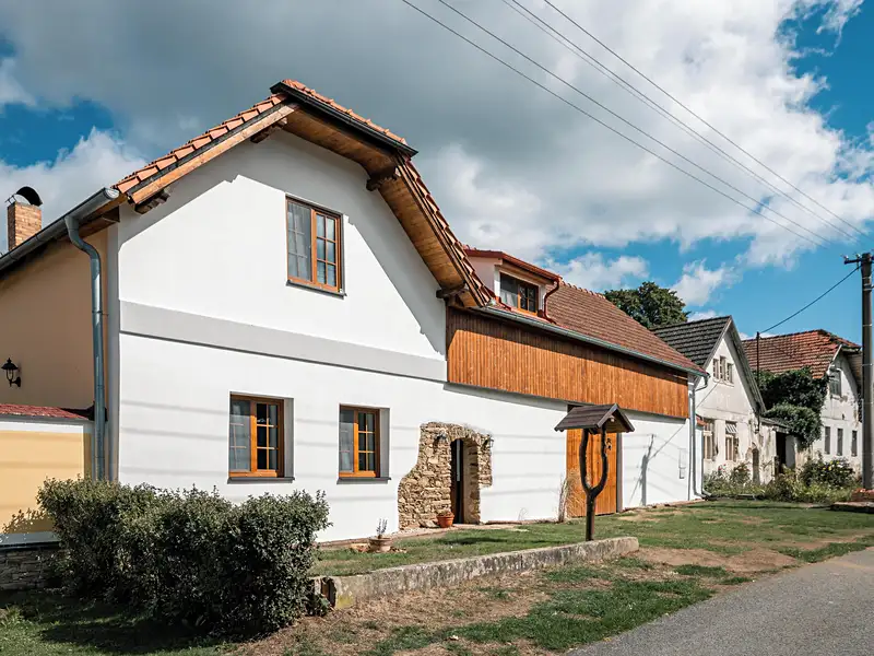 Prodej rodinného domu 370 m², pozemek 2115 m², Černovice, okres Pelhřimov
