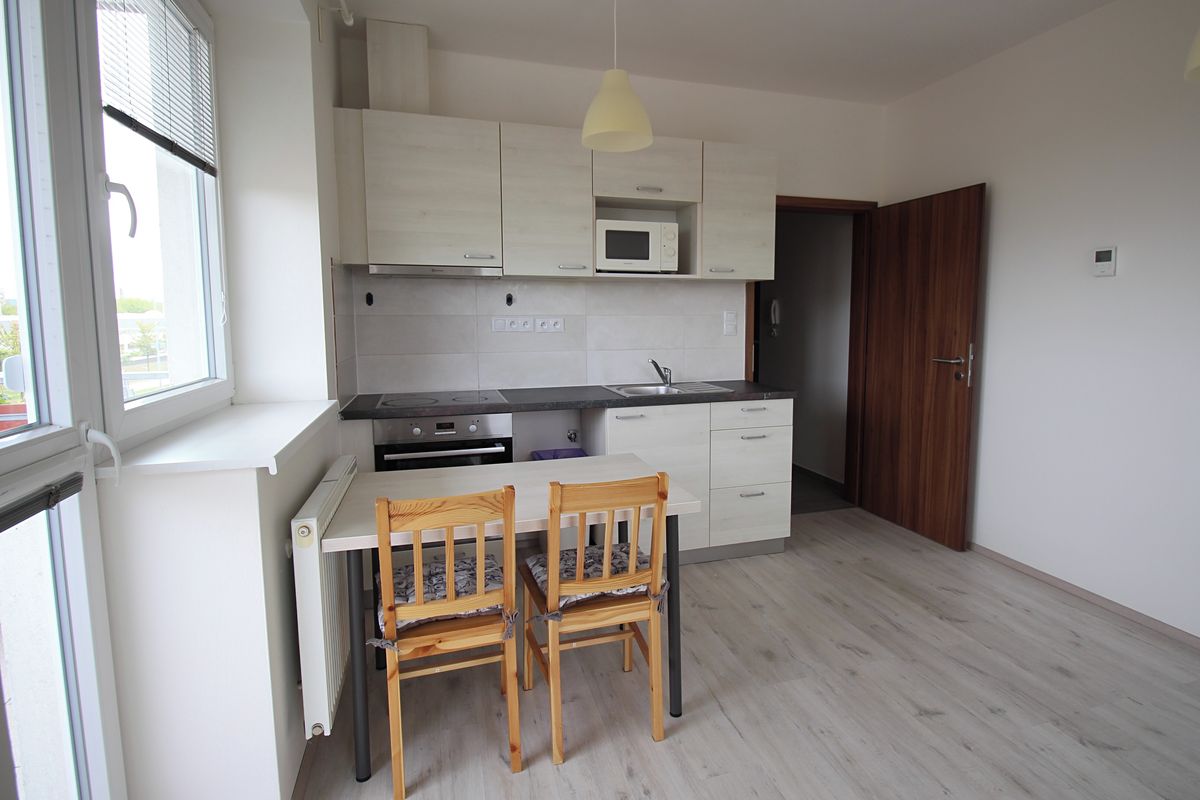 Pronájem bytu 1+kk 27 m² – fotografie 2