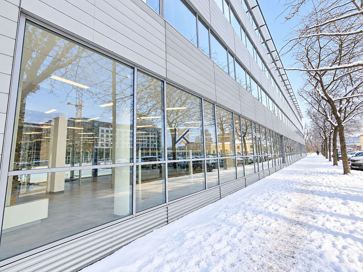 Pronájem obchodního prostoru 291 m² – fotografie 2