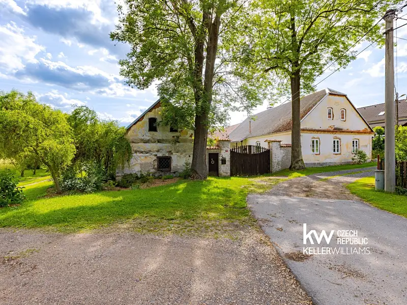 Prodej rodinného domu 151 m², pozemek 9515 m², Dobřív – náhled fotky 1