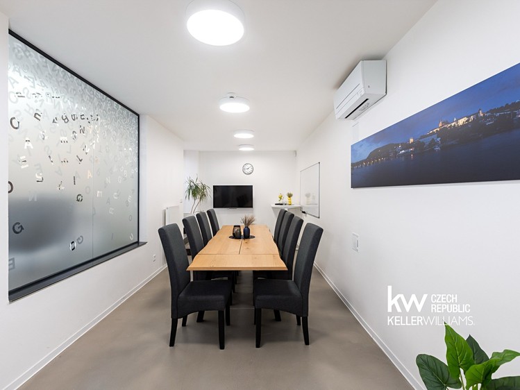 Prodej komerčního prostoru, 204 m² (28 z 38)