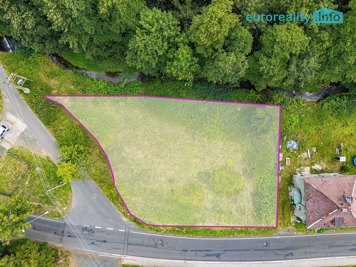 Prodej stavebního pozemku 1450 m²