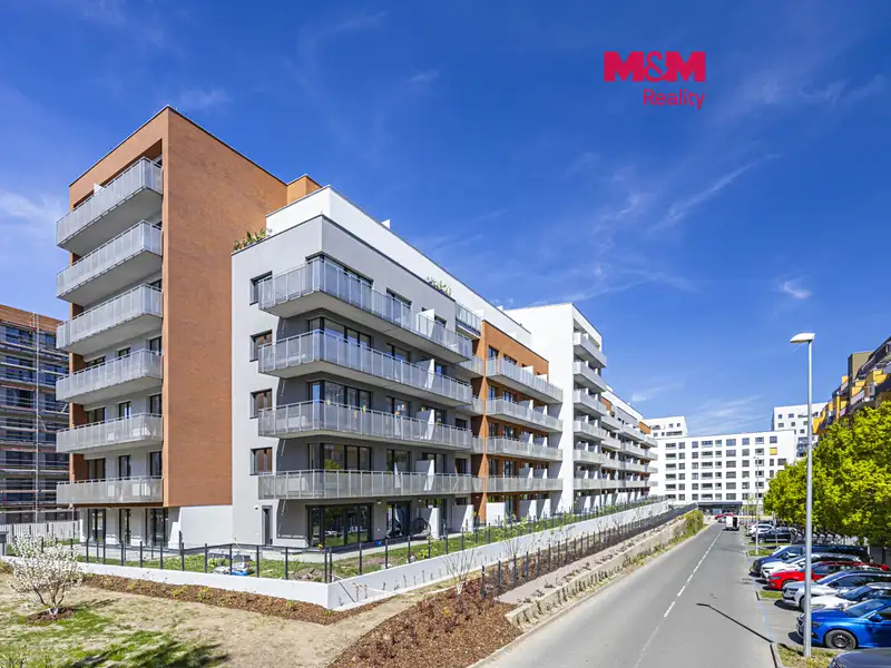 Pronájem bytu 1+kk 32 m², Praha – náhled fotky 1