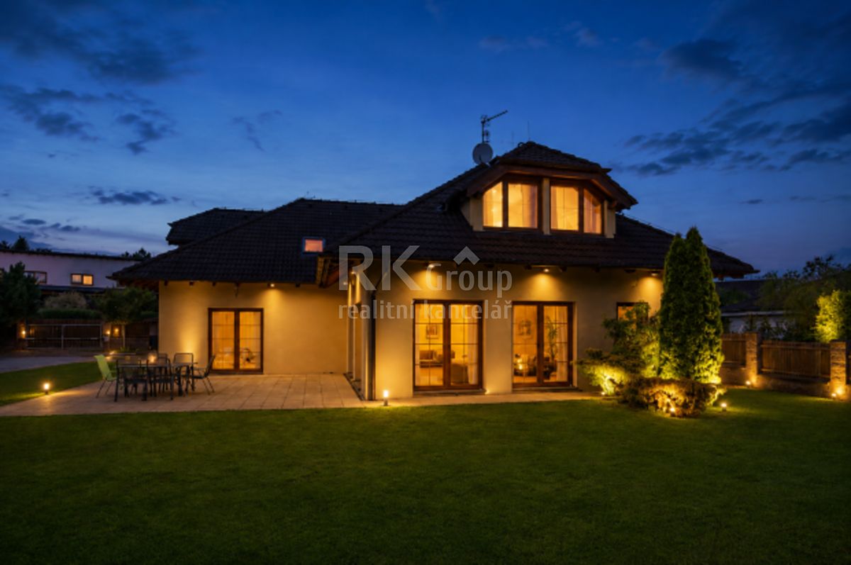 Prodej rodinného domu 338 m², pozemek 1259 m² – fotografie 3