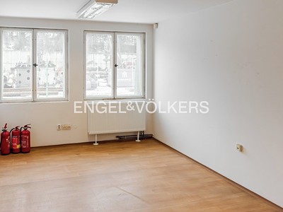 Комерційне приміщення в оренду, 698 м² (3 з 13)