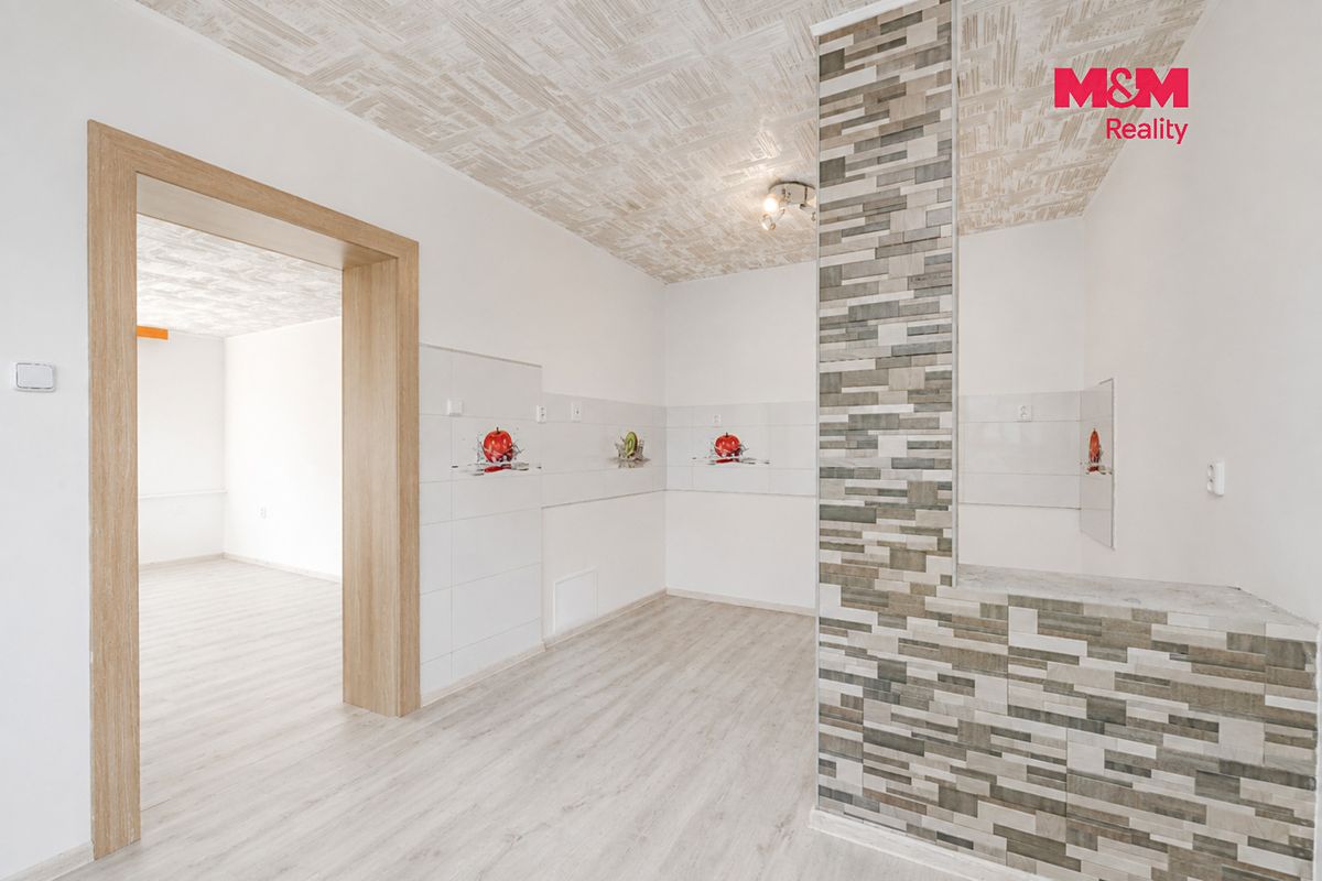 Prodej rodinného domu 102 m², pozemek 1326 m² – fotografie 2